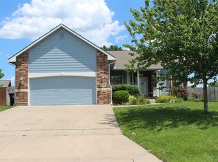 2330 Bridgette Dr, El Dorado, KS 67042