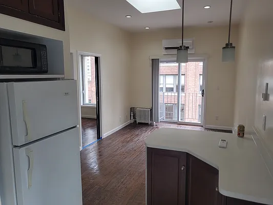 Rented by Mahzari Realty Inc | media 15