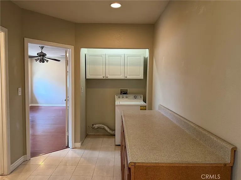 129 E Pomona Ave — Photo 16