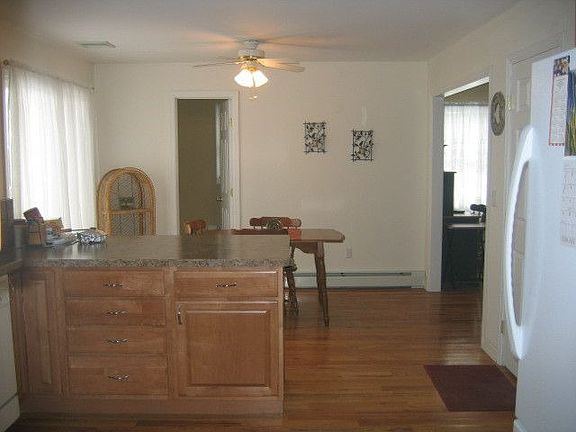 5th image of 72 E Shore Dr