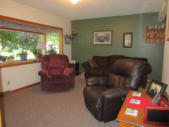 4th image of 401 Lincoln Dr