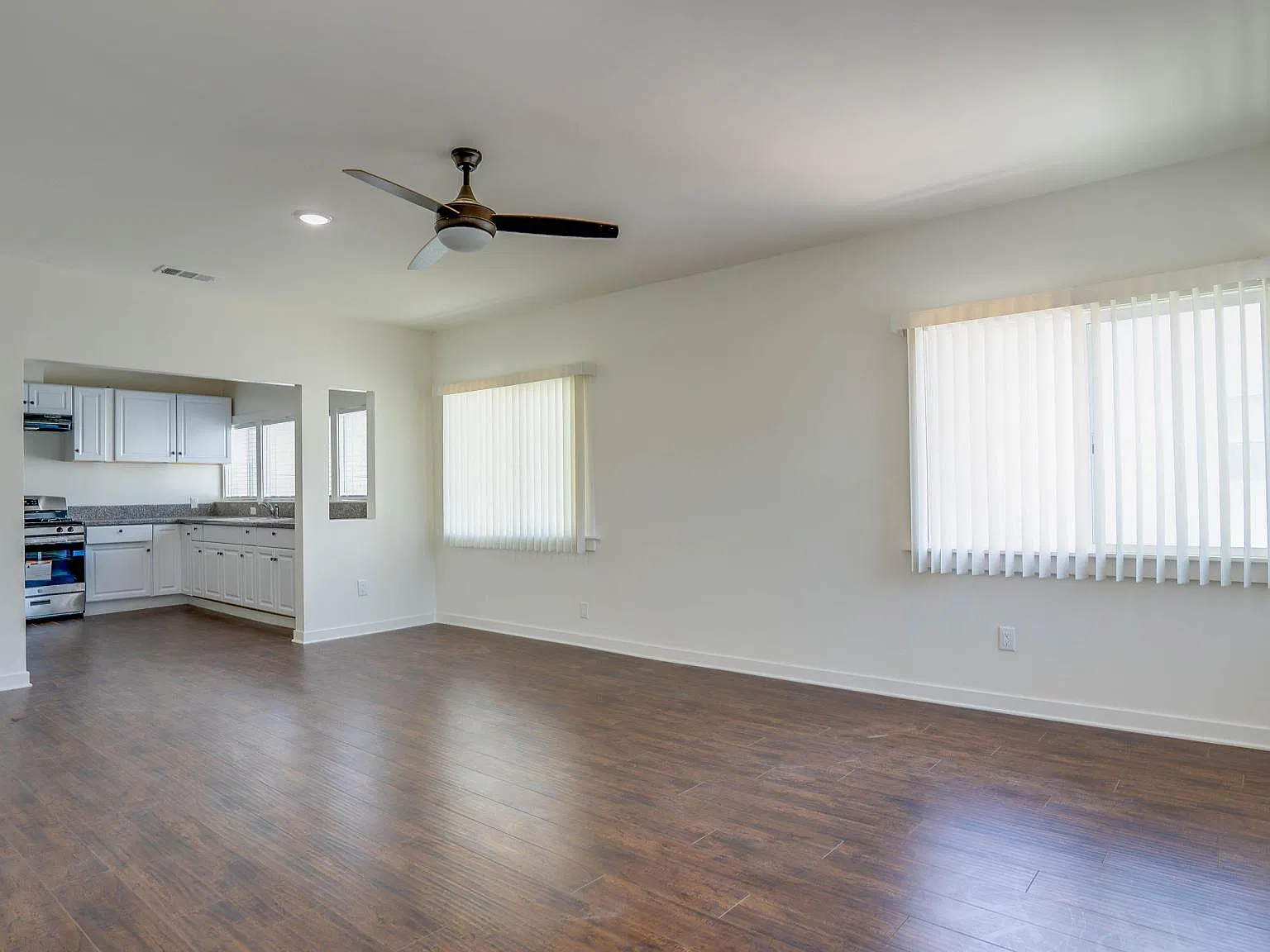 3 bed, 1200 sqft, $3,200 — Photo 2