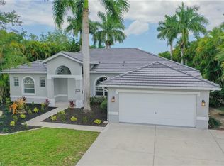 805 Willow Springs Ct, Naples, FL 34120