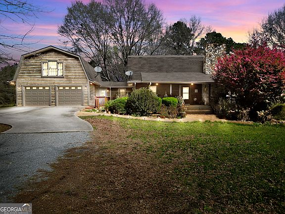 2nd image of 330 Country Kitchen Rd