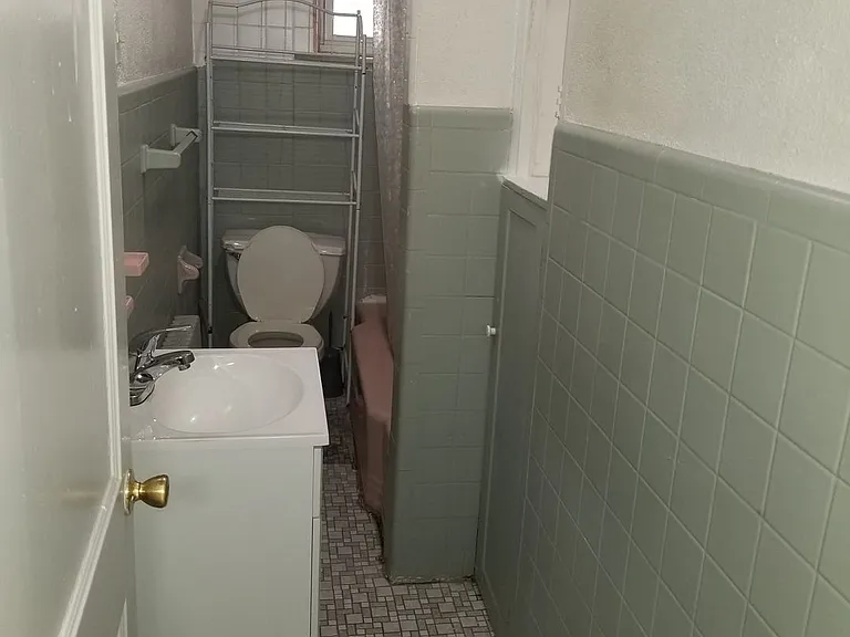 422 E Roosevelt Blvd — Photo 5