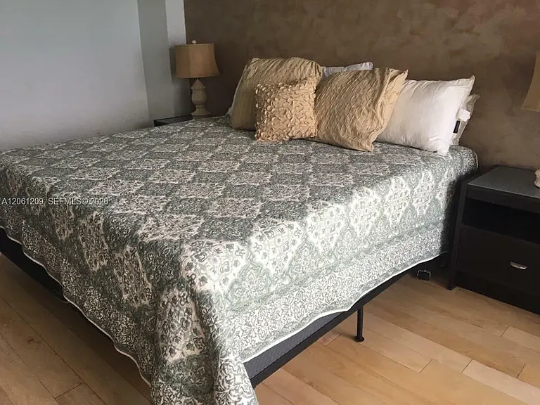 16699 Collins Ave #1504 — Photo 7