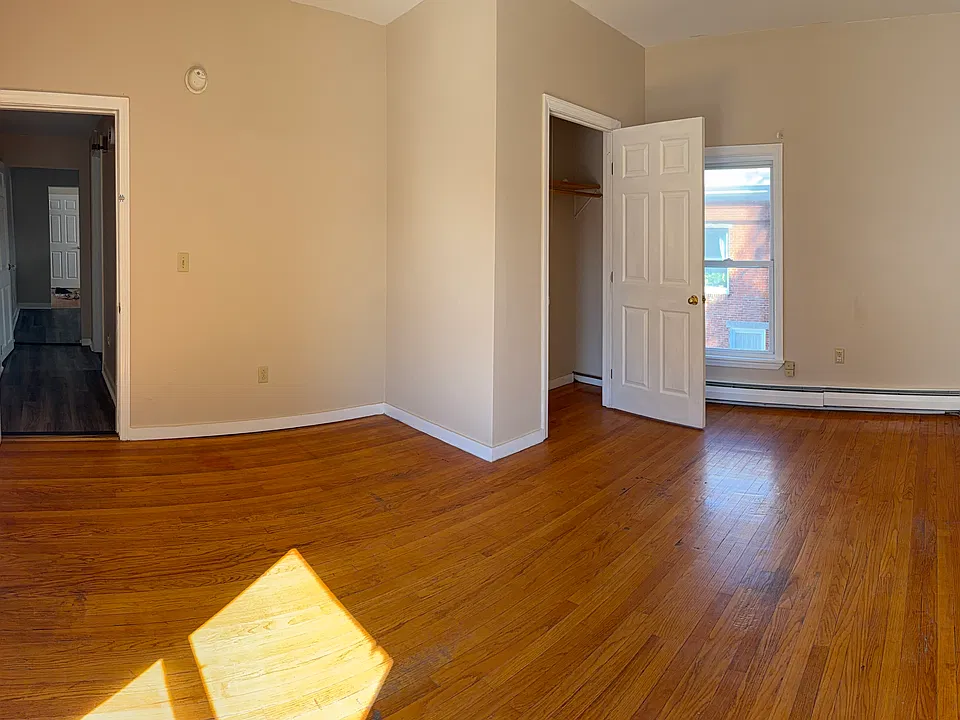 410 Main St #2
