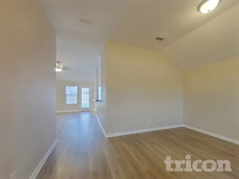 9641 Linton Dr — Photo 2