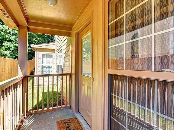 3rd image of 1190 Holly Cir