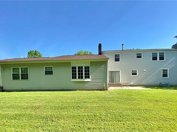 3rd image of 1670 Goodland Dr