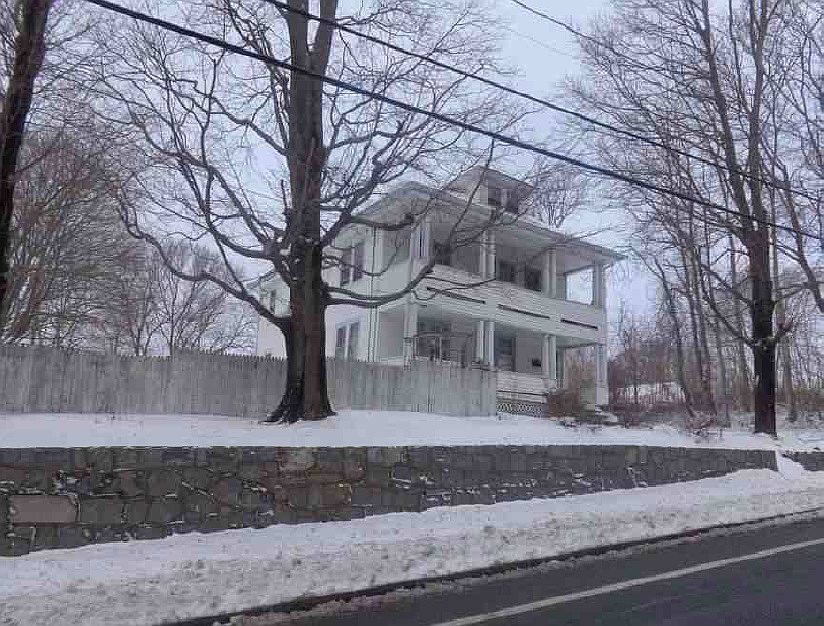 2nd image of 112 Tower St