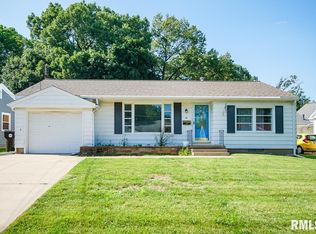16 Lauterbach Dr, Bartonville, IL