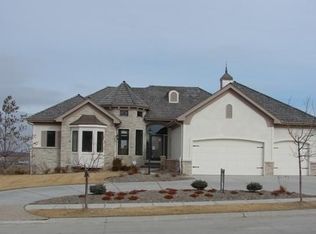 17616 Douglas Cir, Omaha, NE 68118