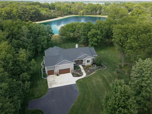 N7725 Half Moon Bay Drive, New Lisbon, WI 53950