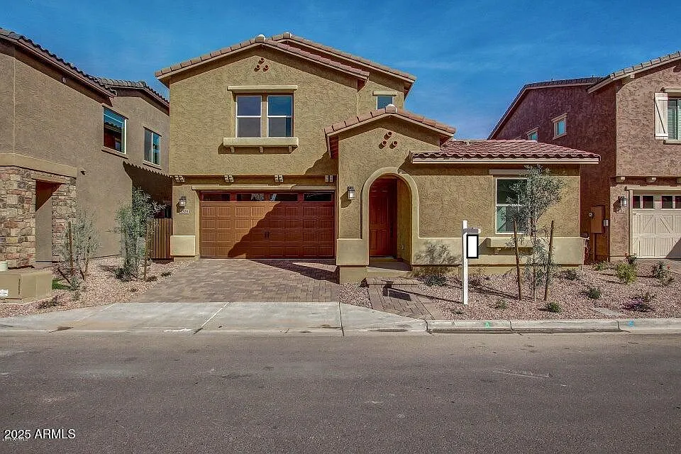 3 bed, 3.0 bath, 1800 sqft, $2,995 — Photo 1