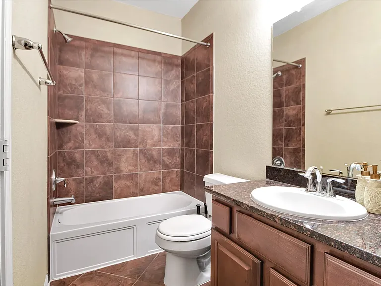 21 Cheswood Manor Dr — Photo 22