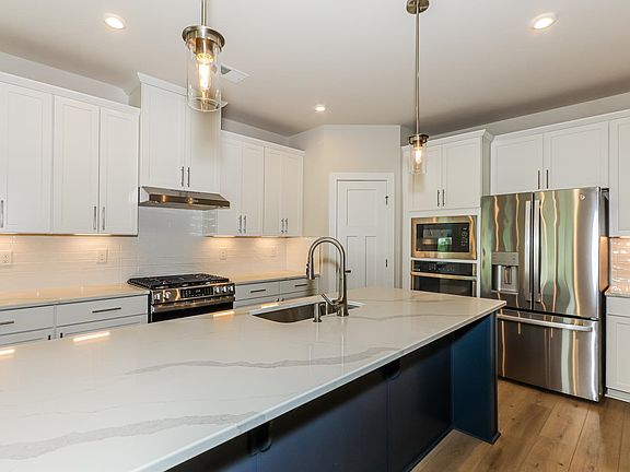 2nd image of 2218 Vera Way