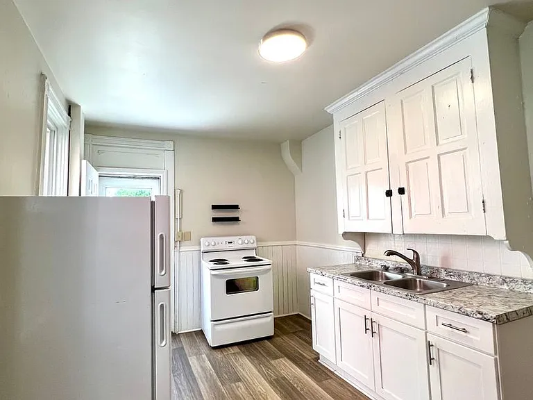 538 Lafayette St — Photo 6