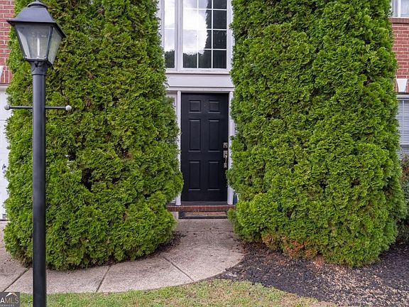 2nd image of 4341 Nesbin Dr NE