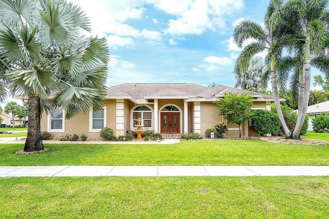 4 bed, 3.0 bath, 2401 sqft, $6,999 — Photo 3