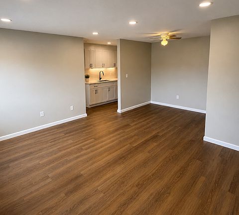 3rd image of 1425 Elbur Ave #8