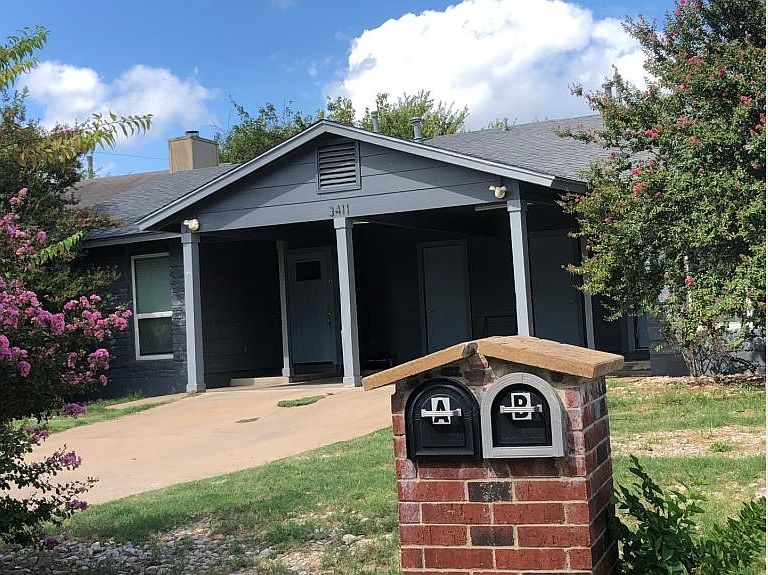 2nd image of 3411A Lynridge Dr