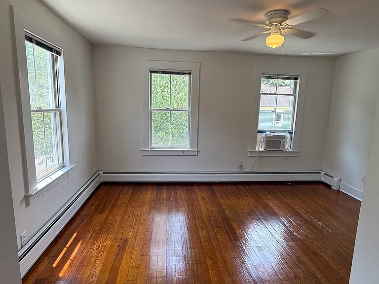 30 Maple Ave #32F — Photo 1