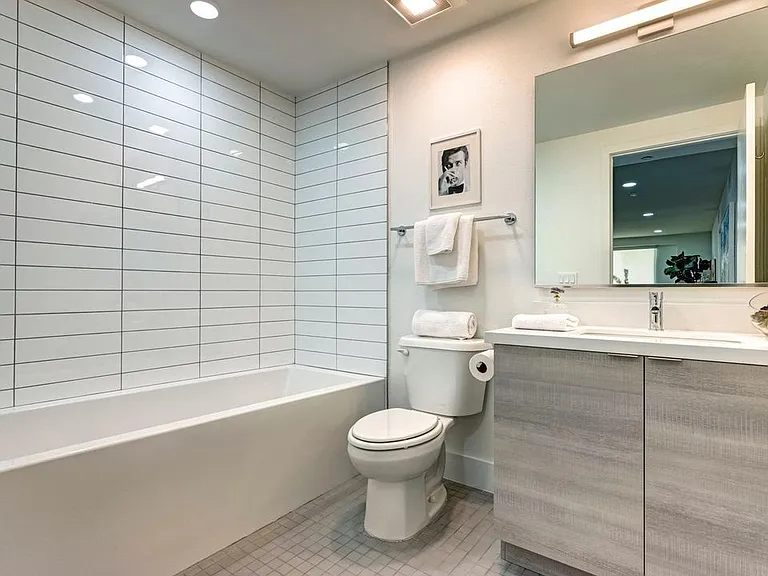 1330 Federal Ave #205 — Photo 23