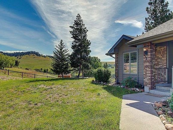 3rd image of 5885 Thornbird Ln