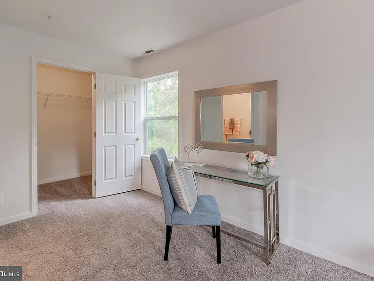 2024 Evansdale Dr — Photo 28
