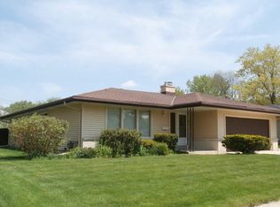 5328 Lilac Ln, Greendale, WI 53129