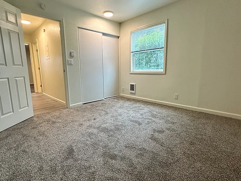 Foothills Apartments — Photo 1