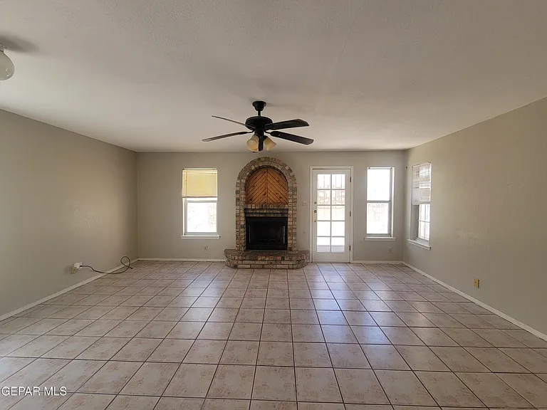 3200 Mountain Ridge Dr — Photo 6