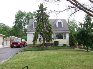 130 83rd St, Willowbrook, IL 60527