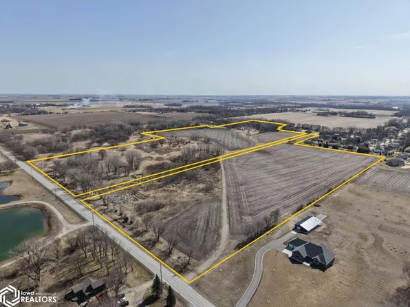 12th St NE, Mason City, IA 50401