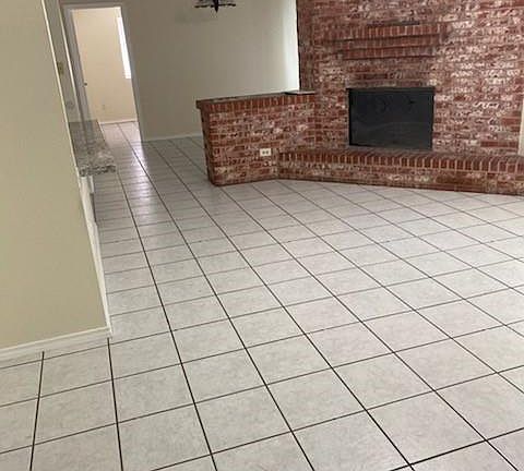 3rd image of 1613 Robin Ave