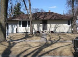 421 22nd Ave N, Fargo, ND 58102