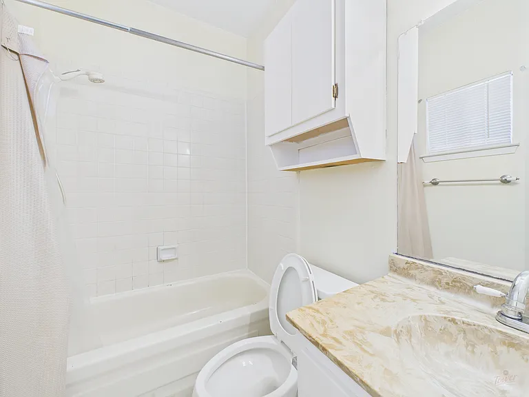 3316 Guadalupe St #220 — Photo 11