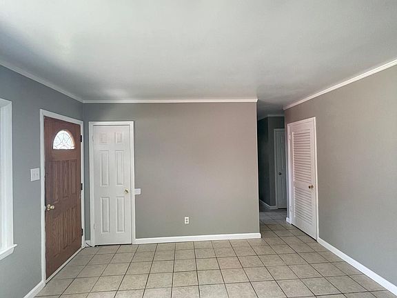 2nd image of 224 Newcastle Ct