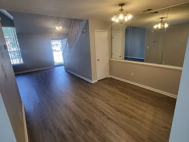1119 Shoal Creek Trl — Photo 4