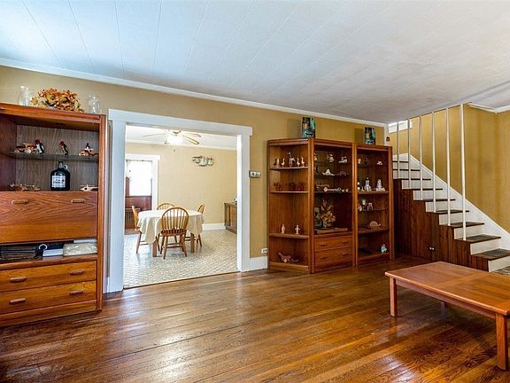 5th image of 28-25 212th St