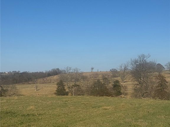 3rd image of 207 County Road 444