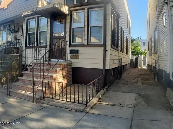 7952 77th Ave, Ridgewood, NY 11385