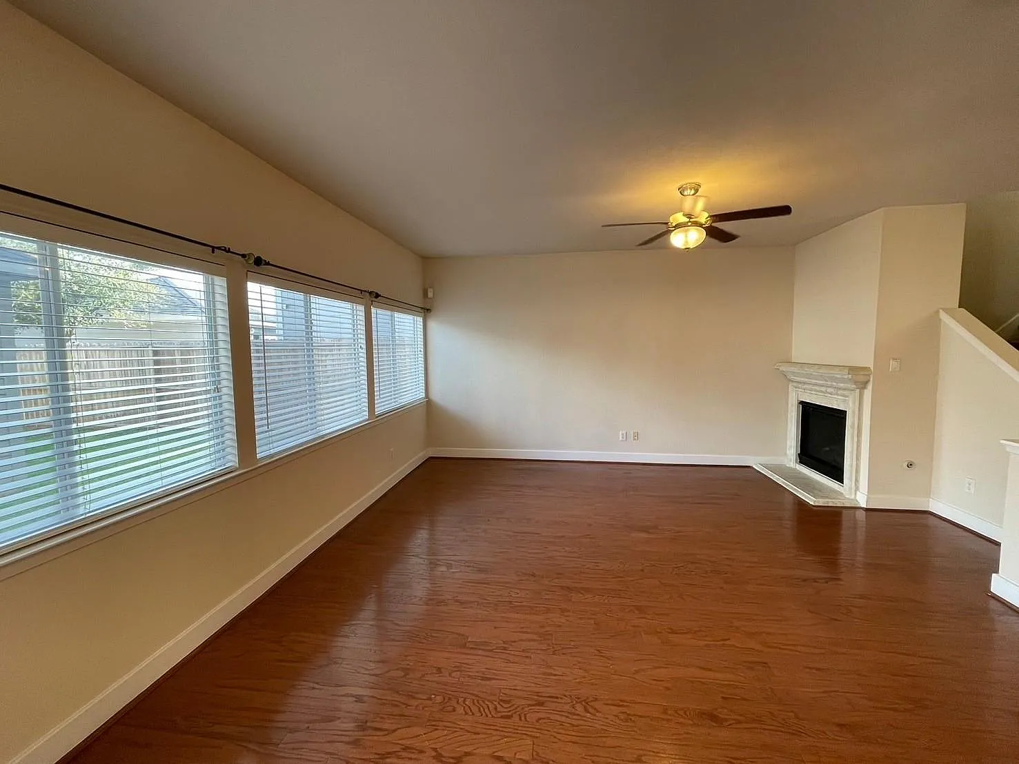 3 bed, 2.5 bath, 1672 sqft, $1,850 — Photo 4