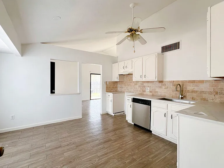 24126 Jumping Jay Ln — Photo 6