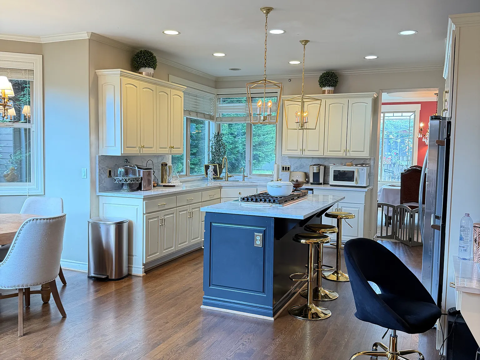 5 bed, 2.5 bath, 3850 sqft, $7,000 — Photo 4