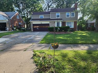 2320 N Taylor Rd, Cleveland Heights, OH 44112