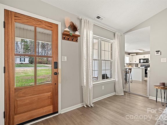 5th image of 2546 Las Brisas Ln