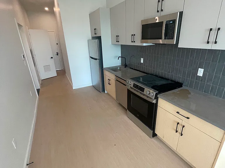 74 Webster St #B5 — Photo 2