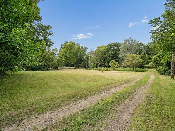 3rd image of 26750 Smithtown Rd